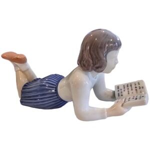 Vintage 1970s Bing Grondahl Merete Girl Reading Book‎ Figurine 2304 Denmark